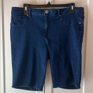 1822 Denim Navy Shorts size 16